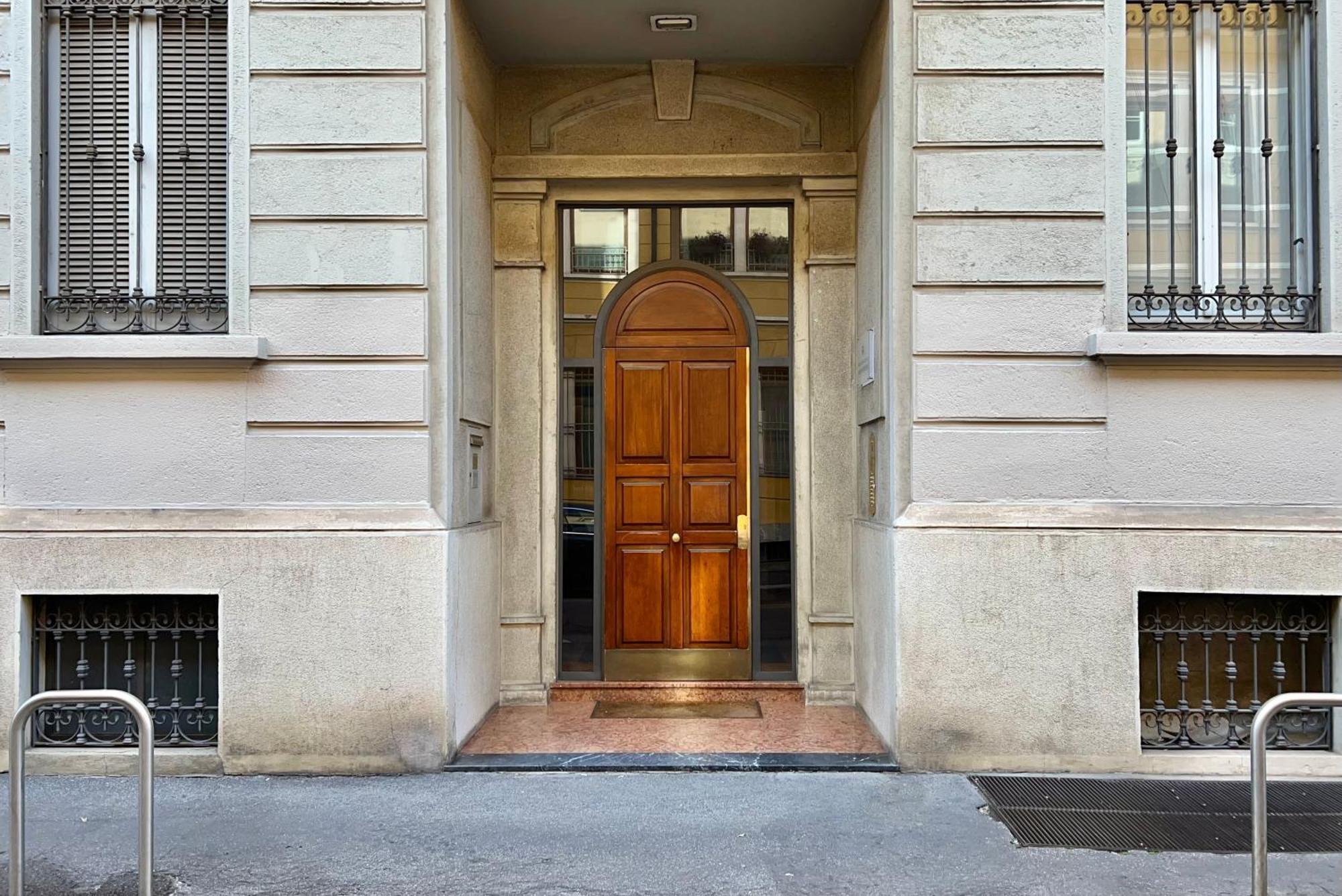 Private Near Duomo - M4 Santa Sofia Apartment