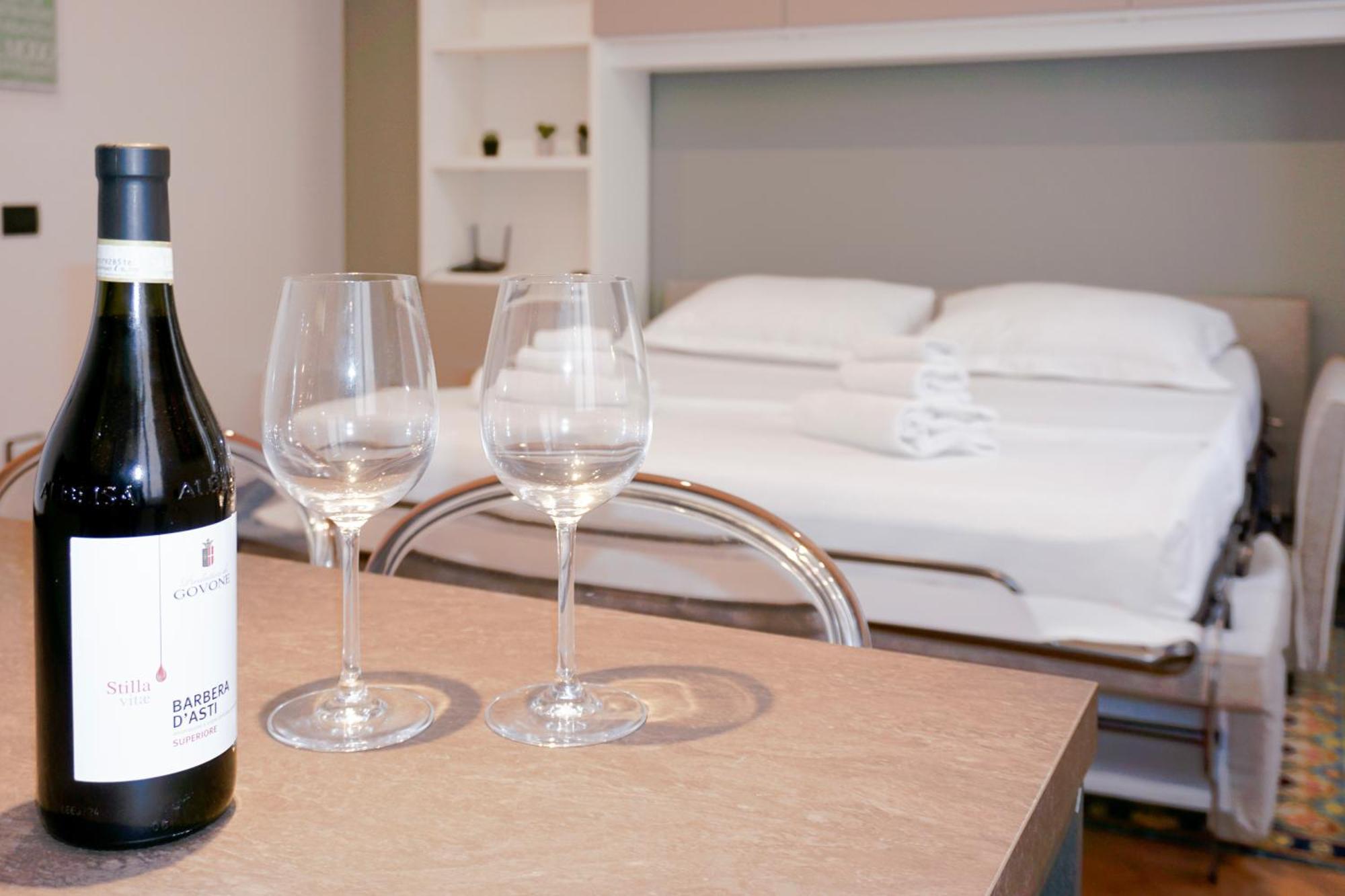 Private Near Duomo - M4 Santa Sofia *